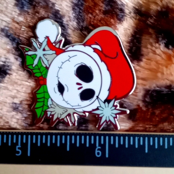 COPY - 2008 JACK SKELETON NIGHTMARE BEFORE CHRISTMAS HOLIDAY PIN - Picture 5 of 6